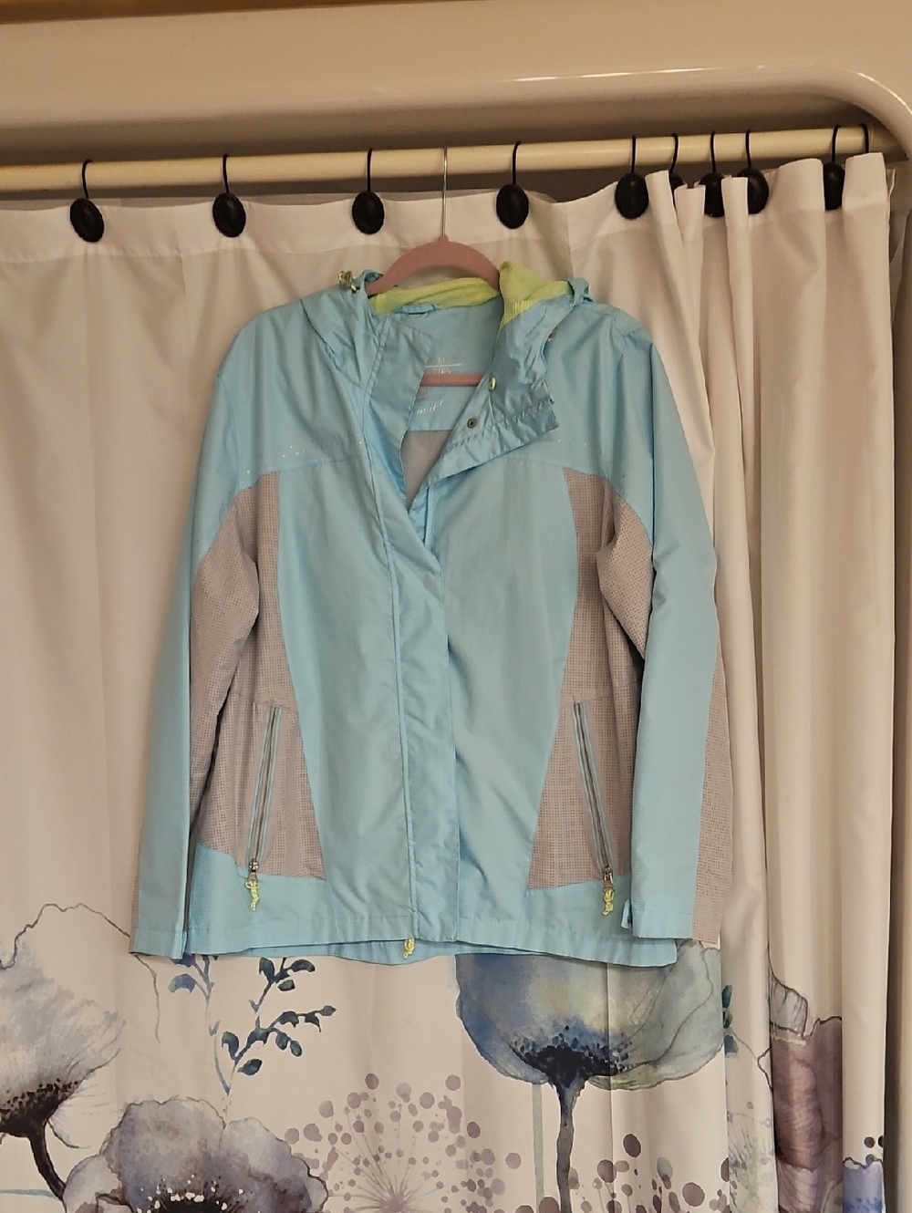 Free Country Light Blue Hooded Ski Jacket with Gray Panels